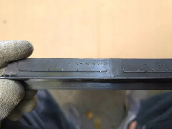 Guarnizione finestra anteriore sinistra Peugeot 2008 I 9674075080 image 4