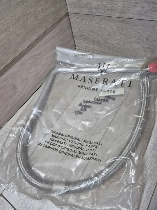 Tuyau Refroidisseur Huile Maserati OEM 227559 - Occasion image 4