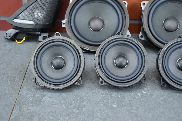 Kaiutin OEM 662358389 BMW 4 G26 i4 Harman Kardonille image 4