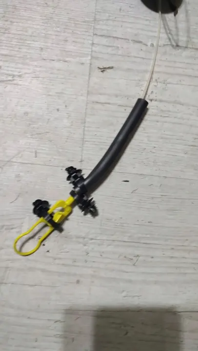 Câble d'ouverture du réservoir Jeep Cherokee 2015 OEM 68140743AB image 4