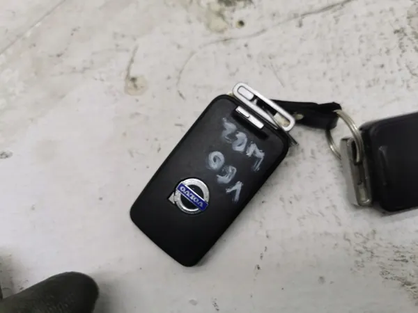 Llave Volvo V60 I 10-13 OEM KLUCZYK PILOT VOLVO image 4