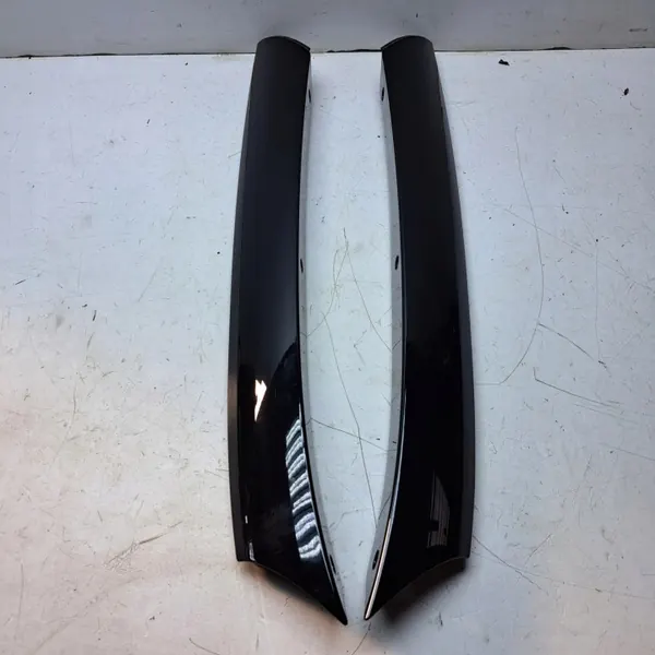 DS3 Crossback Juego Molduras Parabrisas OEM 7106370 image 2