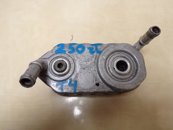 VW Transporter T4 Caravelle Multivan Automaattinen Öljynjäähdytin image 2