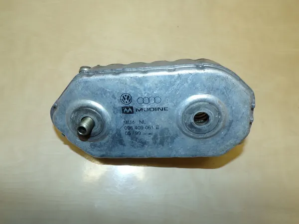 VW Transporter T4 Caravelle Multivan Automaattinen Öljynjäähdytin image 4