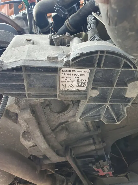 Puoliautomaattivaihteisto Citroen C3 1.6 16V OEM image 4