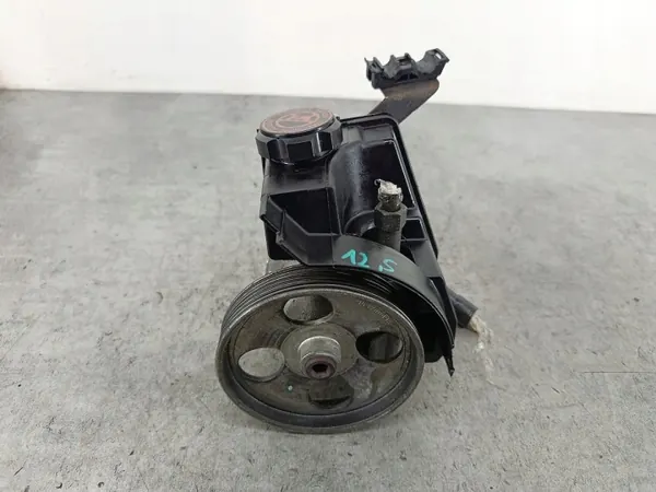 Pompe de direction OEM 9662128480 pour Peugeot 206 image 2