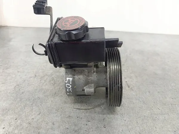 Pompe de direction OEM 9662128480 pour Peugeot 206 image 3