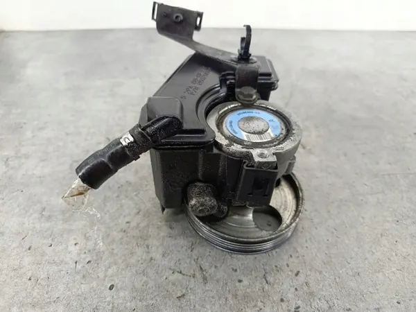 Pompe de direction OEM 9662128480 pour Peugeot 206 image 7