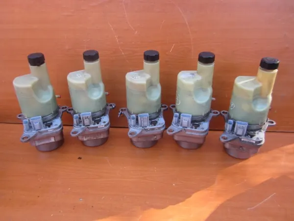 Bomba de direção assistida Volvo V50 C70 C30 OEM 5N513K514AD image 6