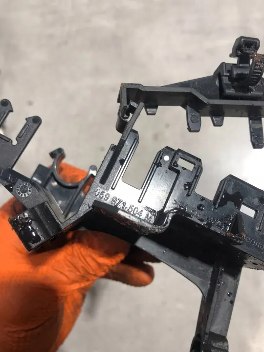 Kraftstofffilterhalterung OEM 059971504M Audi A7 S7 image 3