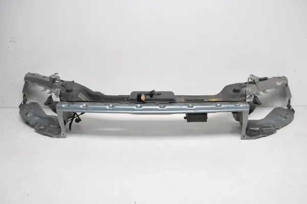 Volvo C70 II etuohjausvahvistus OEM 268867 image 3