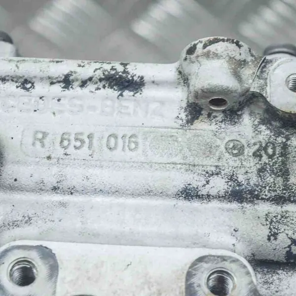 Mercedes W906 OM651 Diesel Engine Head image 6