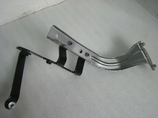 Suporte de para-lama dianteiro direito VW UP 1S0821142A image 2