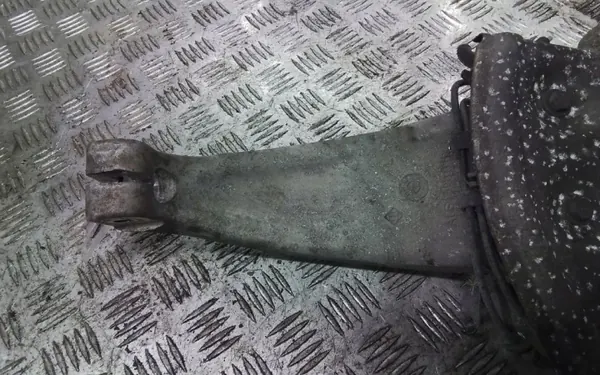 BMW 5er G30 G31 linke Radnabe 4x4 OEM Wrakowisko-8103- image 6