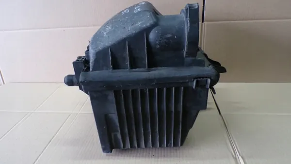 VW T4 Luftfiltergehäuse OEM 074129601 - Gebraucht image 3