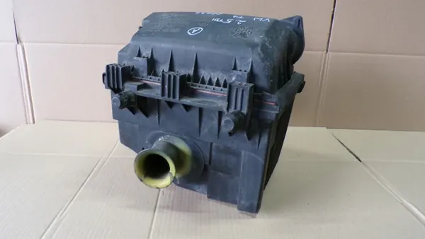VW T4 Luftfiltergehäuse OEM 074129601 - Gebraucht image 4