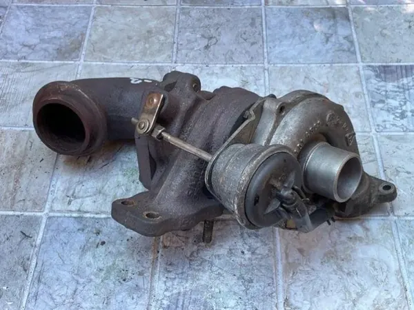 Turbocharger CITROËN C3 I 1.6L 81kW 2003 image 4