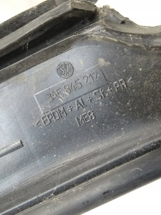 Junta ventana puerta trasera derecha VW Passat B7 OEM 3AE845212 image 8