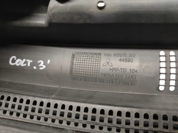 Mitsubishi Colt VI Z30 Lift 08- Stänkskärm OEM image 4