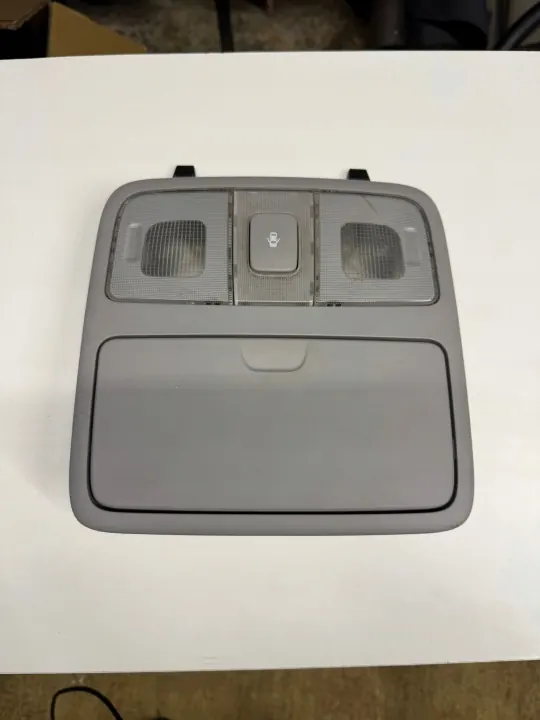 Hyundai I30 Cabine Lamp OEM 92810-1MXXX - Gebruikt image 2