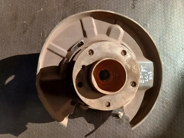 Rechte hintere Achsschenkel OEM 6783666 für BMW E90 LCI image 2
