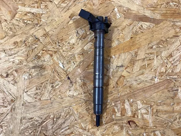 Inyector OEM 95811012830 para Audi Q7 4.2 TD image 2