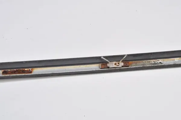 Volvo XC60 I Frontscheibenleiste Links OEM 2327939 image 10