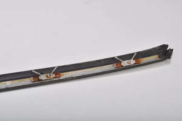 Volvo XC60 I Frontscheibenleiste Links OEM 2327939 image 5