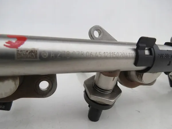 Brandstofrail rechts Mercedes-Benz CLS W218 2011-2017 A2780703495 image 4