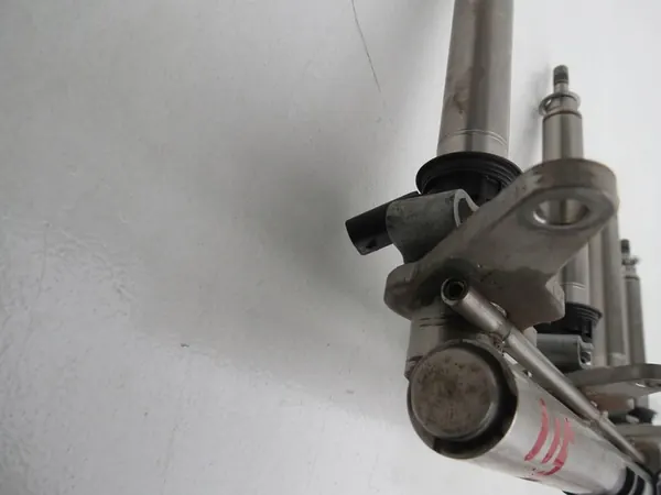 Brandstofrail rechts Mercedes-Benz CLS W218 2011-2017 A2780703495 image 7