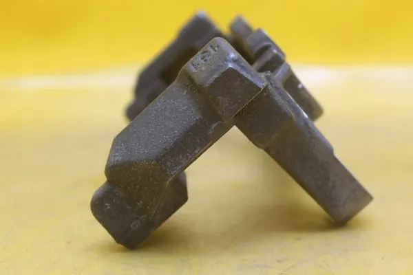 Bremssattelträger rechts vorne VW Passat B7 image 9