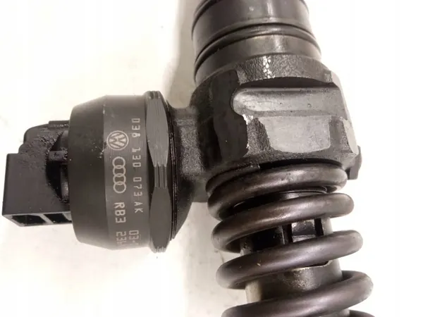 Pompe lave-glace OEM 038130073AK pour Ford Galaxy Mk2 image 4