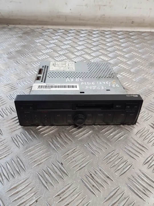Rádio Audi OE usado OEM 4B0035152B image 2