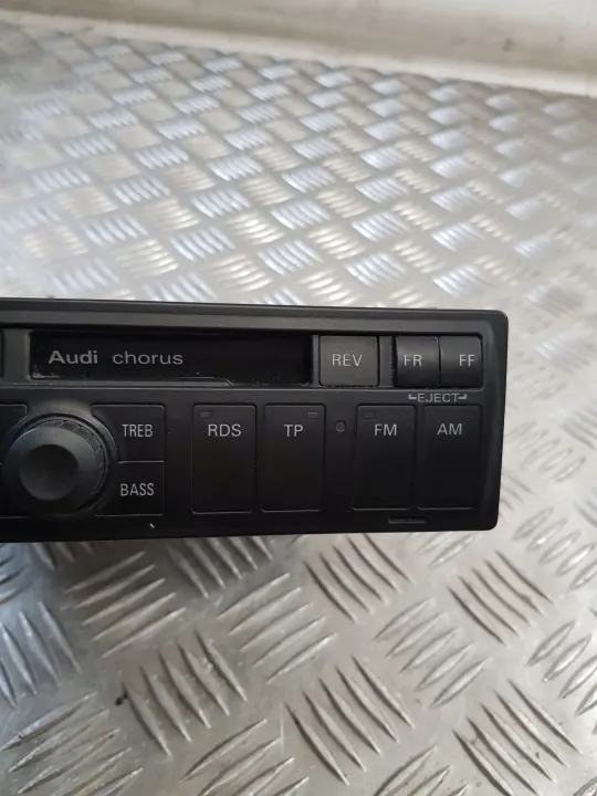 Rádio Audi OE usado OEM 4B0035152B image 10