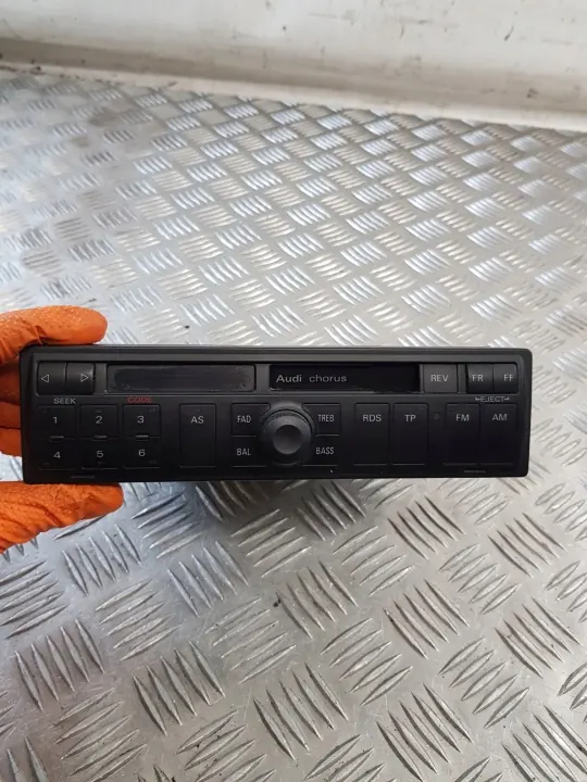 Rádio Audi OE usado OEM 4B0035152B image 3
