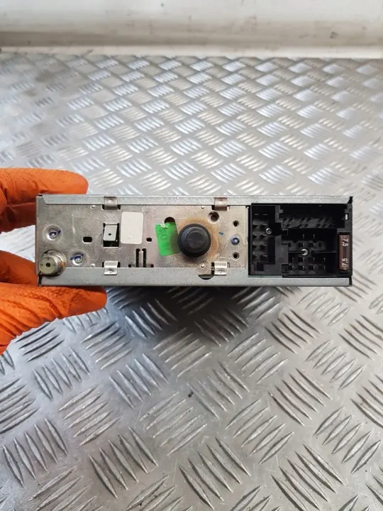 Rádio Audi OE usado OEM 4B0035152B image 4