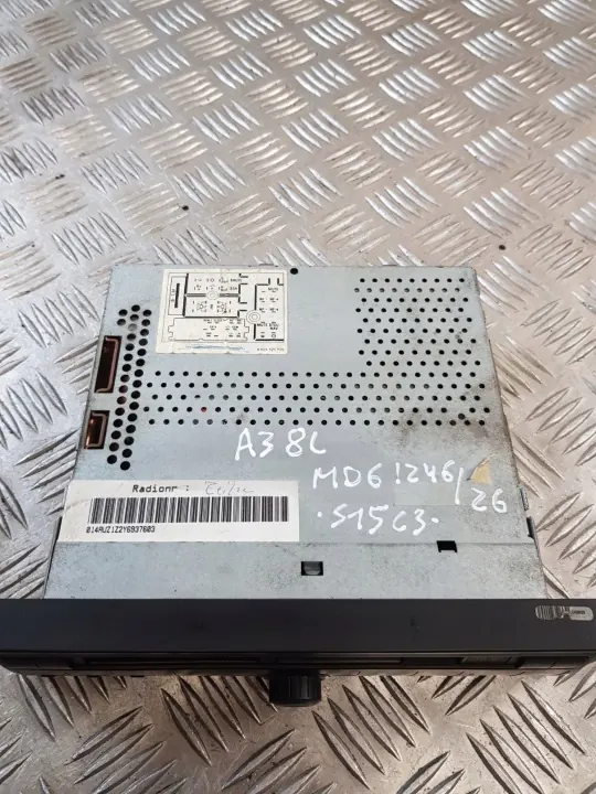 Rádio Audi OE usado OEM 4B0035152B image 5