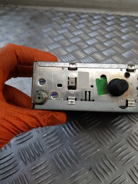 Rádio Audi OE usado OEM 4B0035152B image 6