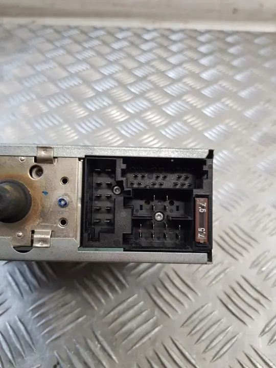 Rádio Audi OE usado OEM 4B0035152B image 7