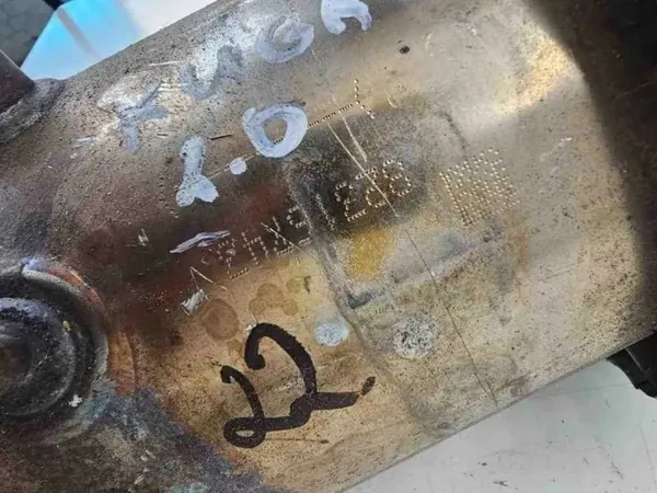 Ford OE 82316743 Käytetty katalysaattori image 5