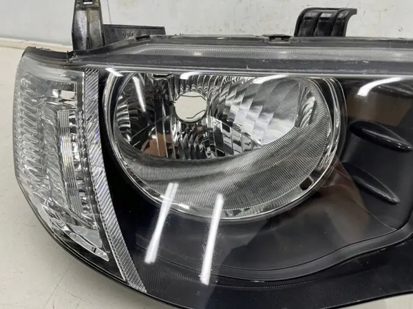 Faros derecho Mitsubishi L200 KA KB 05-10r. H4 OEM image 5