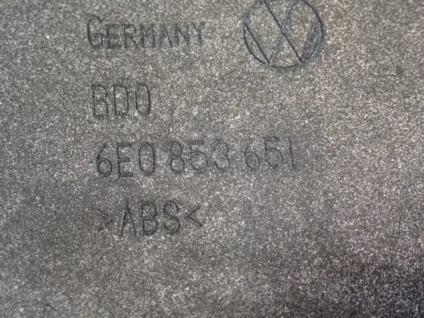 VW Lupon jäähdyttimen kyltti OEM Zawada-378390- Käytetty image 5