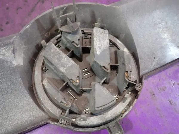 VW Lupon jäähdyttimen kyltti OEM Zawada-378390- Käytetty image 6