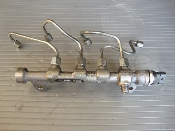 OEM 0445214221 Einspritzschiene Opel Insignia 2.0 CDTI image 2