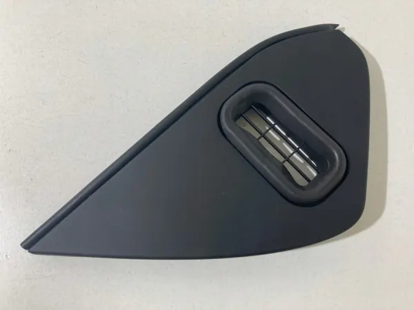 Bouchon de console gauche Maserati Ghibli III 06700184330 image 2