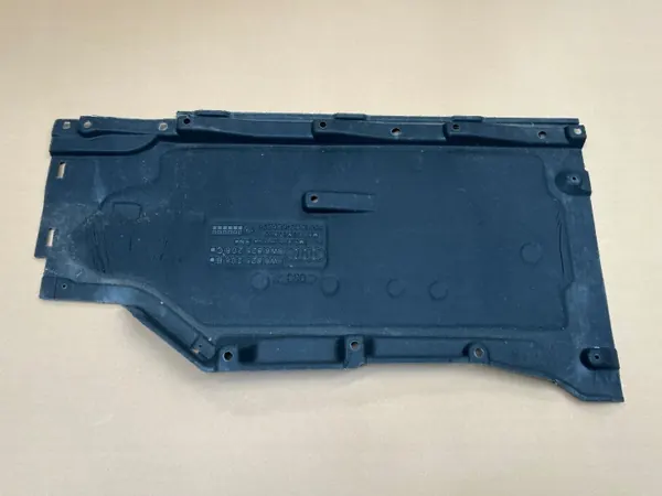 Audi A5 8W Underkroppsskydd Höger OEM 8W6825208B image 2