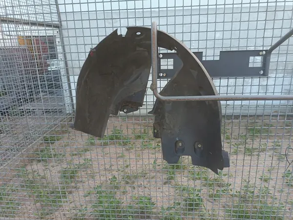 Front Left Wheel Arch Renault Twingo III 638412346R image 2