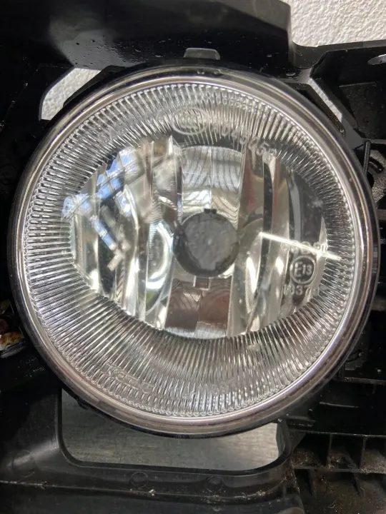 Farol de nevoeiro dianteiro esquerdo OEM SXB1641 Subaru image 3