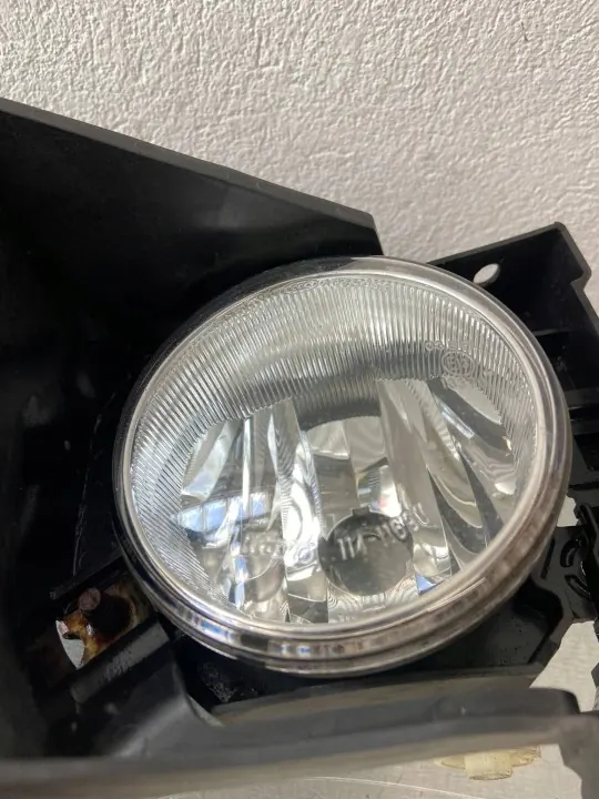 Farol de nevoeiro dianteiro esquerdo OEM SXB1641 Subaru image 4