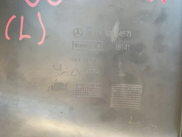 Coin de Pare-chocs Gauche Mercedes Sprinter 906 A9068804571 image 5